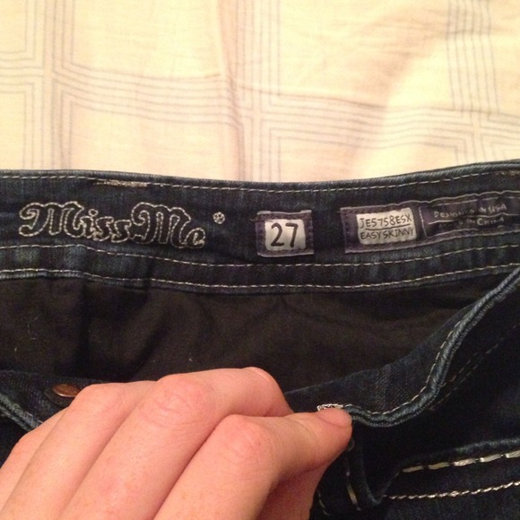 barely worn miss me jeans - Picture 3 of 3