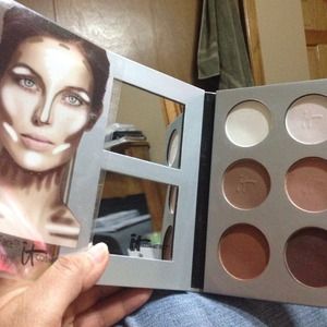 It cosmetics my sculpted face