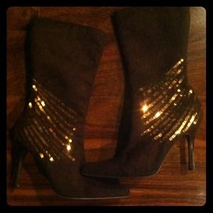 Suede heel boots