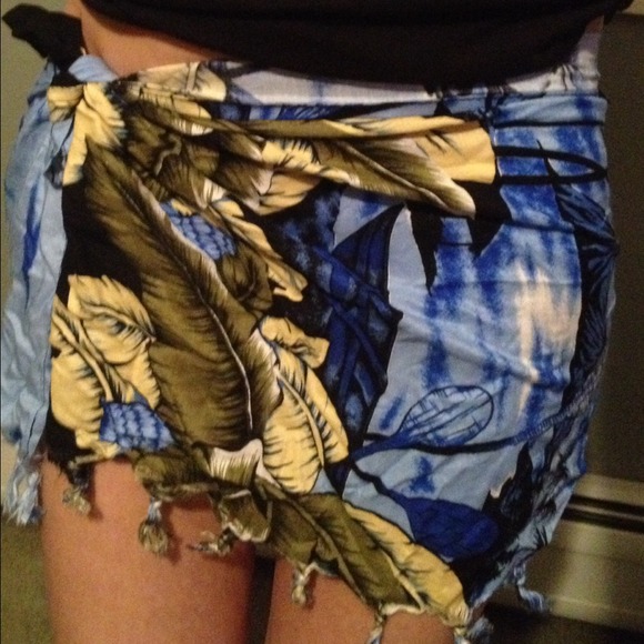 🌴Tropical Print Sarong🌴 NWOT