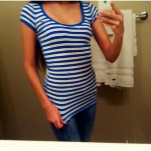 ❌ SOLD ❌ Hollister Scoop Neck Top