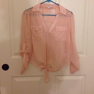 🔴SOLD🔴Laced detailed pink chiffon button up