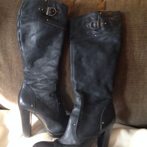 Black boots size 8