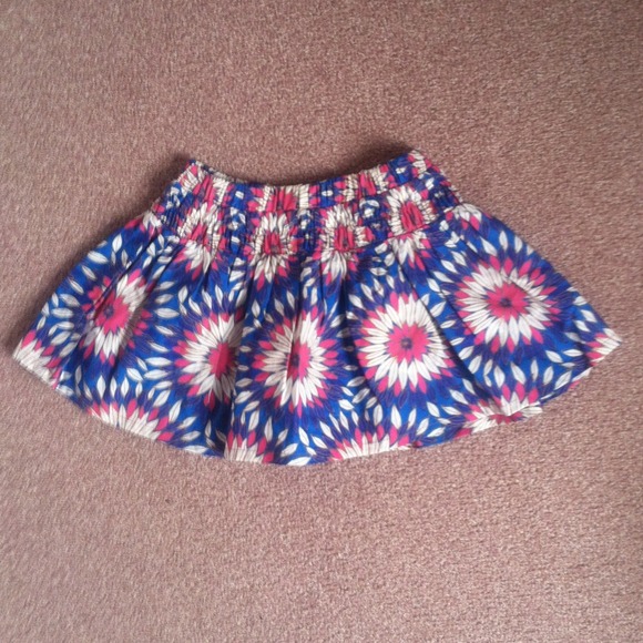 NWOT Oshkosh skirt size 18 months & 2 pants bundle