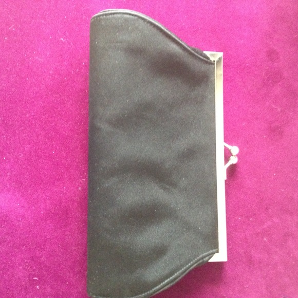 Black clutch