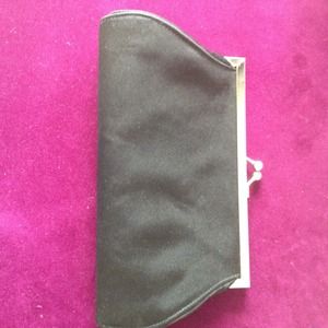 Black clutch