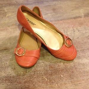 Super cute salmon colored flats