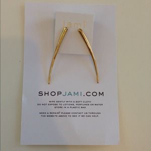 GOLD EZRA EARRING