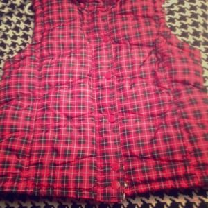 Pink and black vest!