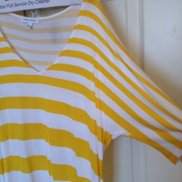Banana Republic fun summer top