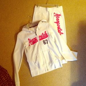 Aeropostale sweat suit