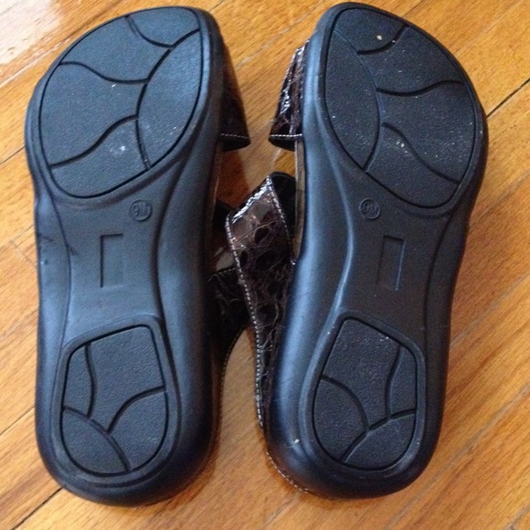 Hokus Pokus sandals! NWOT - Picture 2 of 4