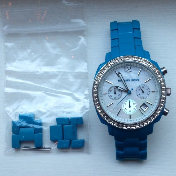 ❌SOLD❌Michael Kors Blue Watch - Picture 4 of 4