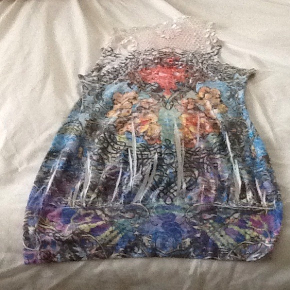 🌼🌼cute top🌼🌼 - Picture 2 of 2