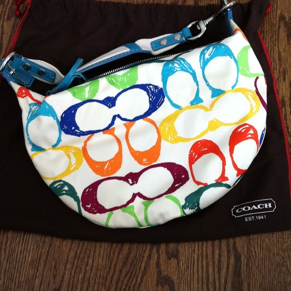 Summer Must Have! Authentic Coach Handbag - Picture 4 of 4