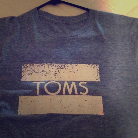 TOMS tee!!! Size M