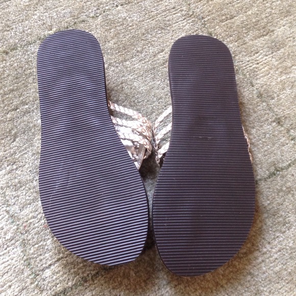 Tommy Hilfiger Gold Sandals - Picture 2 of 4