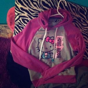 Hello kitty sweatshirt (with earbuds)