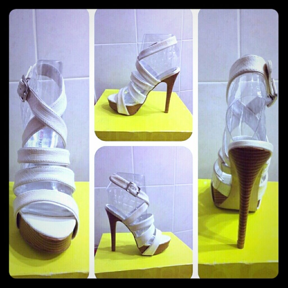 Heels: White/Spots of Yellow Snake Print