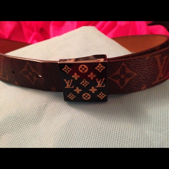 Authentic Louis Vuitton belt. Size small