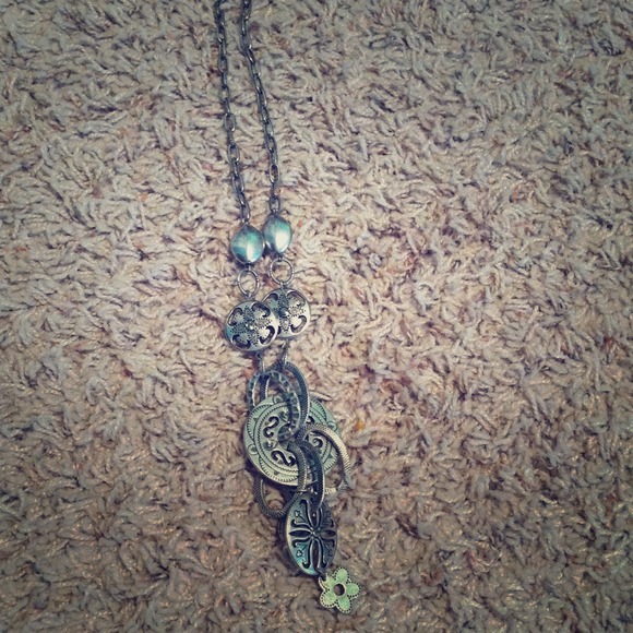 Avon necklace - Picture 1 of 4