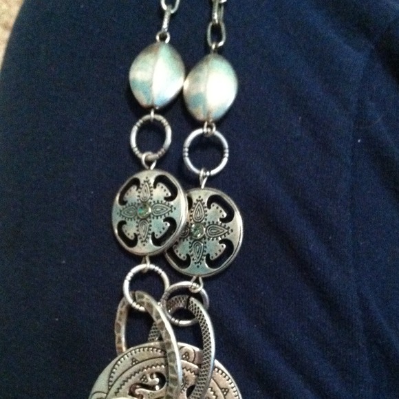 Avon necklace - Picture 3 of 4