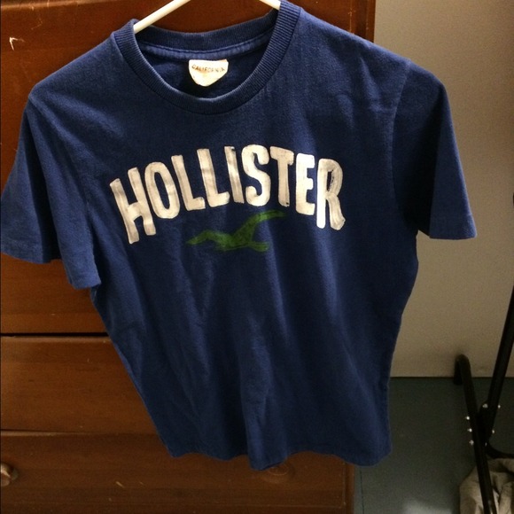 Men's Hollister Tshirt