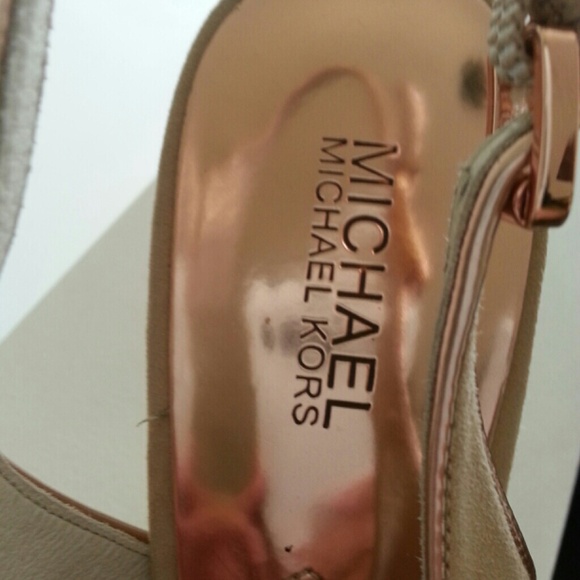 Shoes - Picture 2 of 4