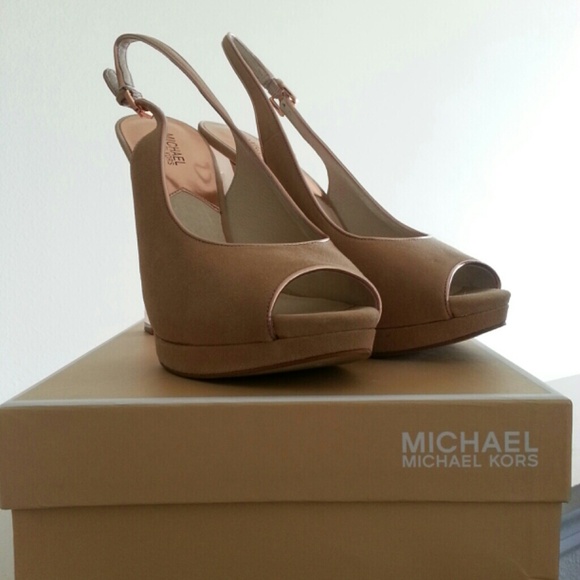 Shoes - Picture 4 of 4