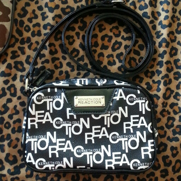 Kenneth Cole reaction cross body nwot