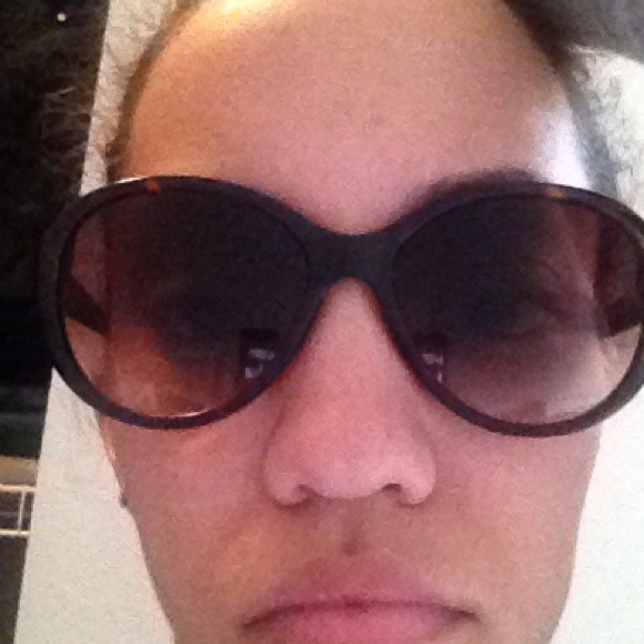 SOLD Tortoise Steve Madden Sunglasses - Picture 3 of 3