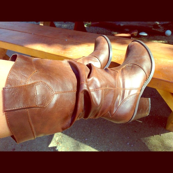 Country style boots size 7 🌞🌻🐴🎸🍓🍉