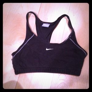 Black and White Nike Sports Bra bundle