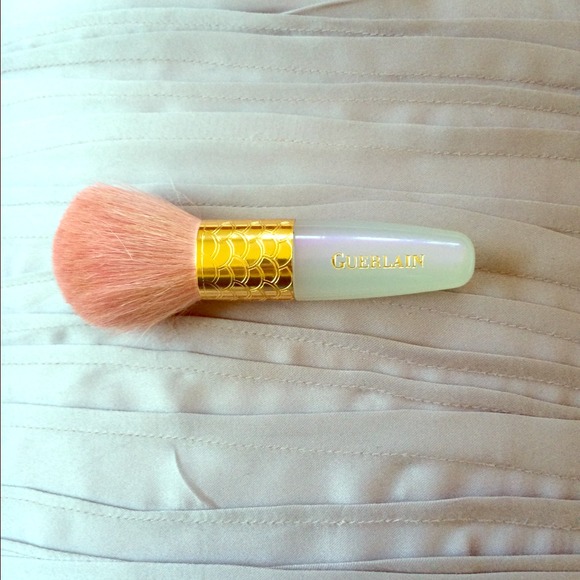 Guerlain powder brush