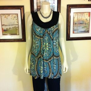Tunic with beautiful details, must see photos