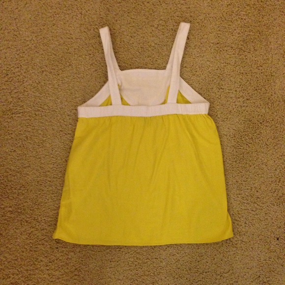 Banana Republic yellow tank top with white trim.💗 - Picture 3 of 4