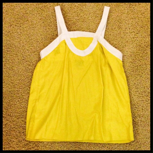 Banana Republic yellow tank top with white trim.💗 - Picture 4 of 4