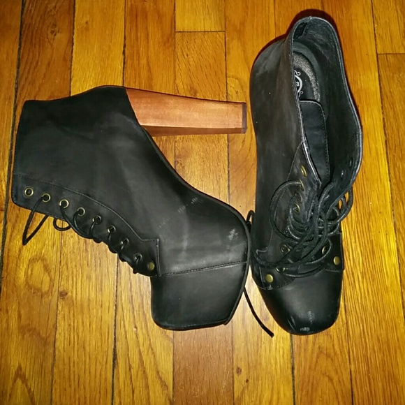 Jeffrey Campbell Lita boots in Black Leather. 8.