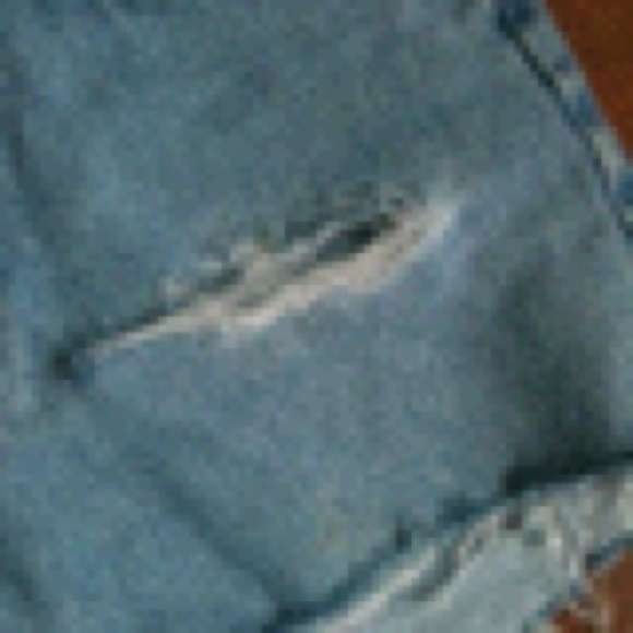 โSoldโ vintage high waisted light denim shorts - Picture 3 of 3