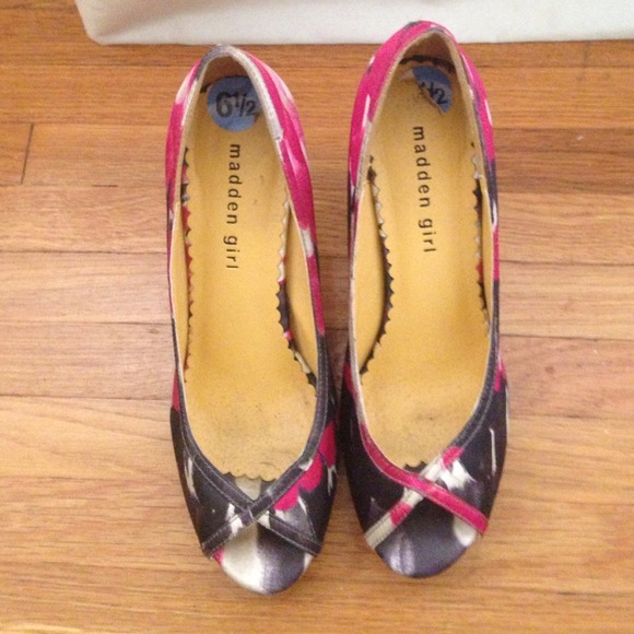 ❌SOLD❌💟MADDEN GIRL Peep-toe Pumps💟 - Picture 2 of 4
