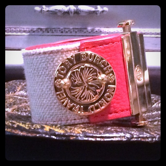 On Hold  Authentic Tory Burch Hibiscus Bracelet