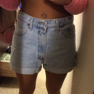 Levi high waisted shorts