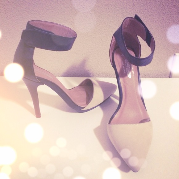 Free People x Jeffrey Campbell pump