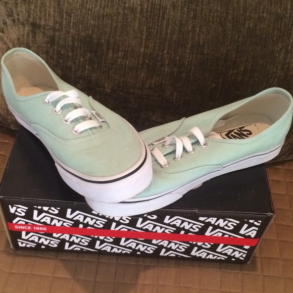 100% Authentic Vans👟💎