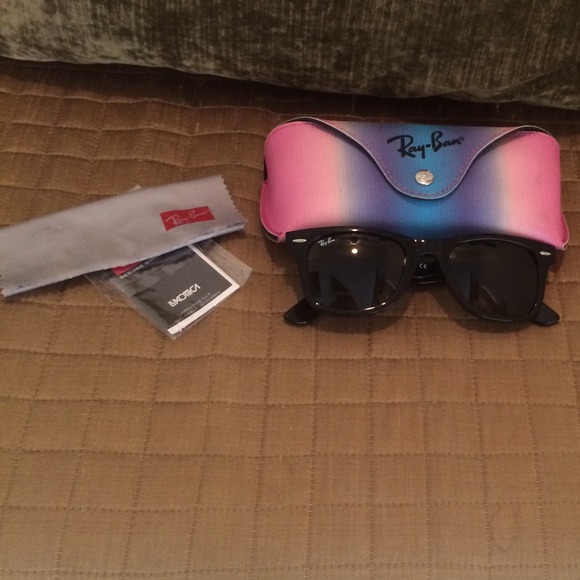 100% Authentic Ray-Ban Wayfarers👓😎