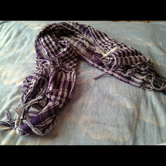 Scarf - Picture 2 of 3