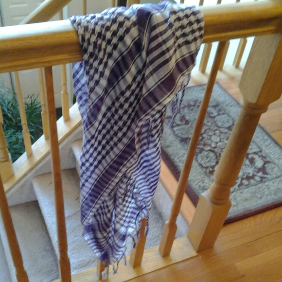 Scarf - Picture 3 of 3