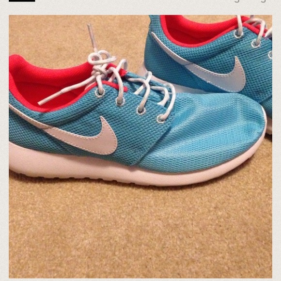 Roshe & shorts bundle