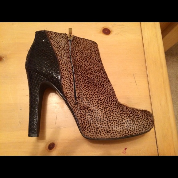 Colin Stuart Shoes - ✂️WEEKEND SALE✂️CHEETAH HAIR PLATFORM BOOTIE!