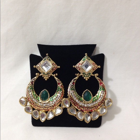 Earrings - Picture 1 of 1